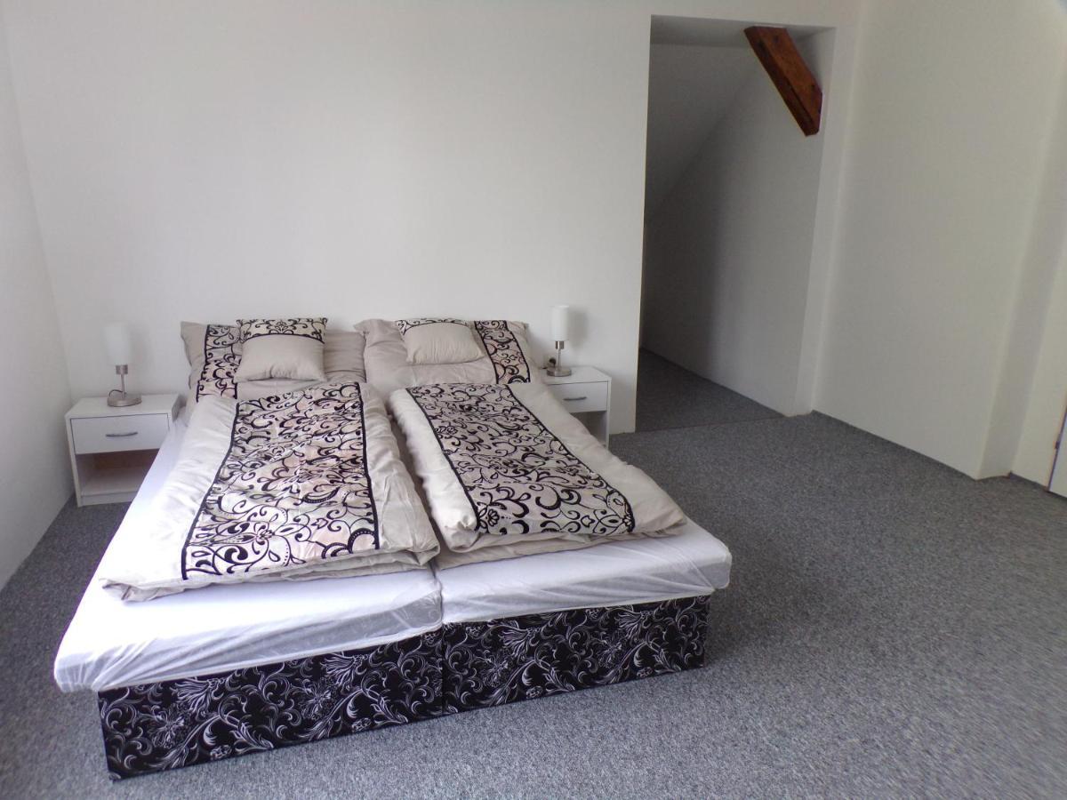 U Kremilka Otel Jičín Dış mekan fotoğraf